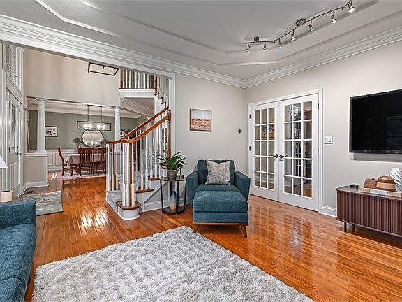 5th image of 30 Burke Rd