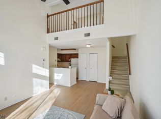 22 Sage Ct, Bedminster, NJ 07921