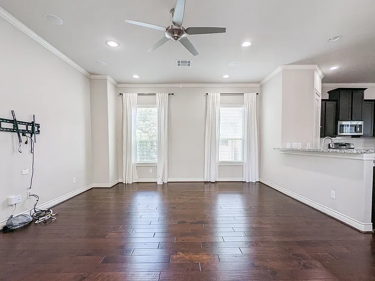 5323 Kiam St — Photo 15