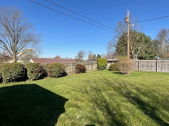 4th image of 530 Garden Springs Dr