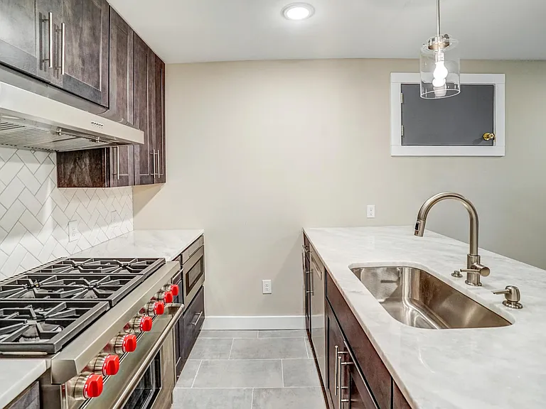 425 N Arthur Ashe Blvd #B — Photo 2