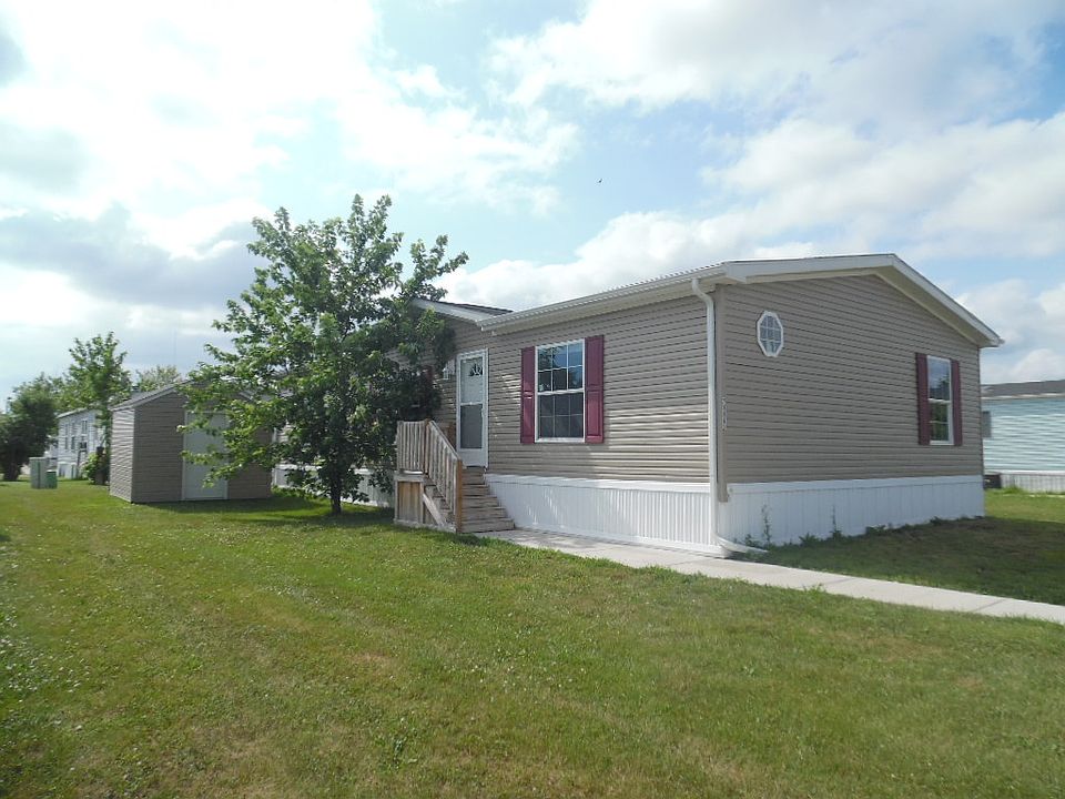 1st image of 28842 Beechwood Ave #106