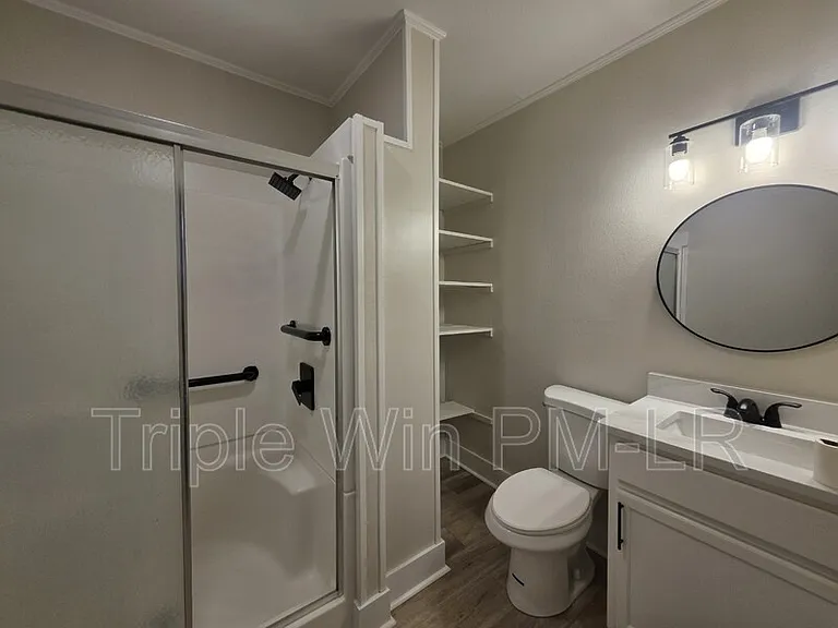 104 E Georgia St — Photo 28