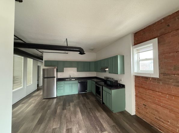 246 W 3rd St #4