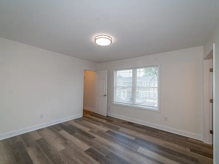 Midway Townhome — Photo 28