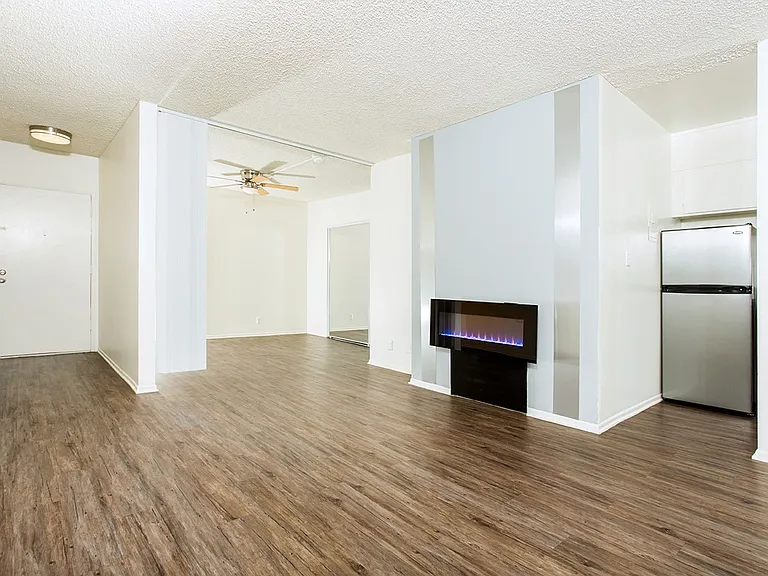 Westwood Villa — Photo 28