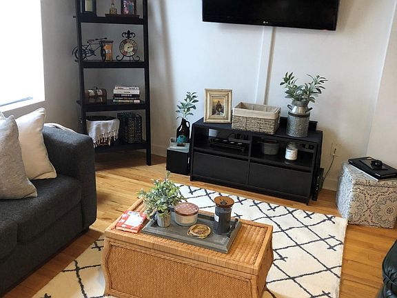 2nd image of 2454 N Southport Ave #2FE