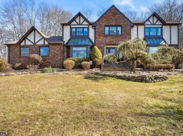 5 Merrimac Rd, Randolph Twp., NJ 07869