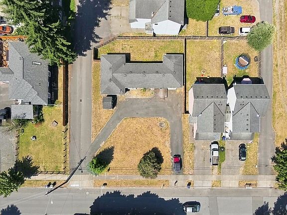 2nd image of 18026 31st Avenue NE