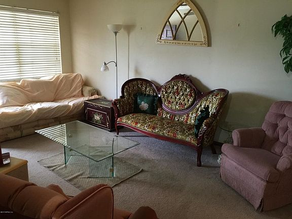 2nd image of 6933 Rivercrest Dr