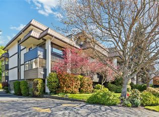 1120 Fairfield Rd #207, Victoria, BC