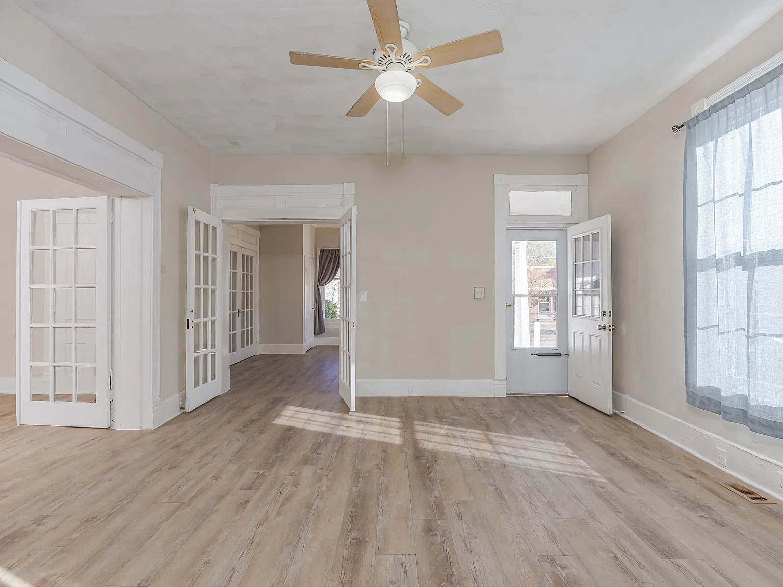 127 Clay St — Photo 1