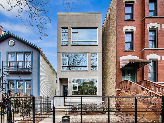 2nd image of 865 N Marshfield Ave #2