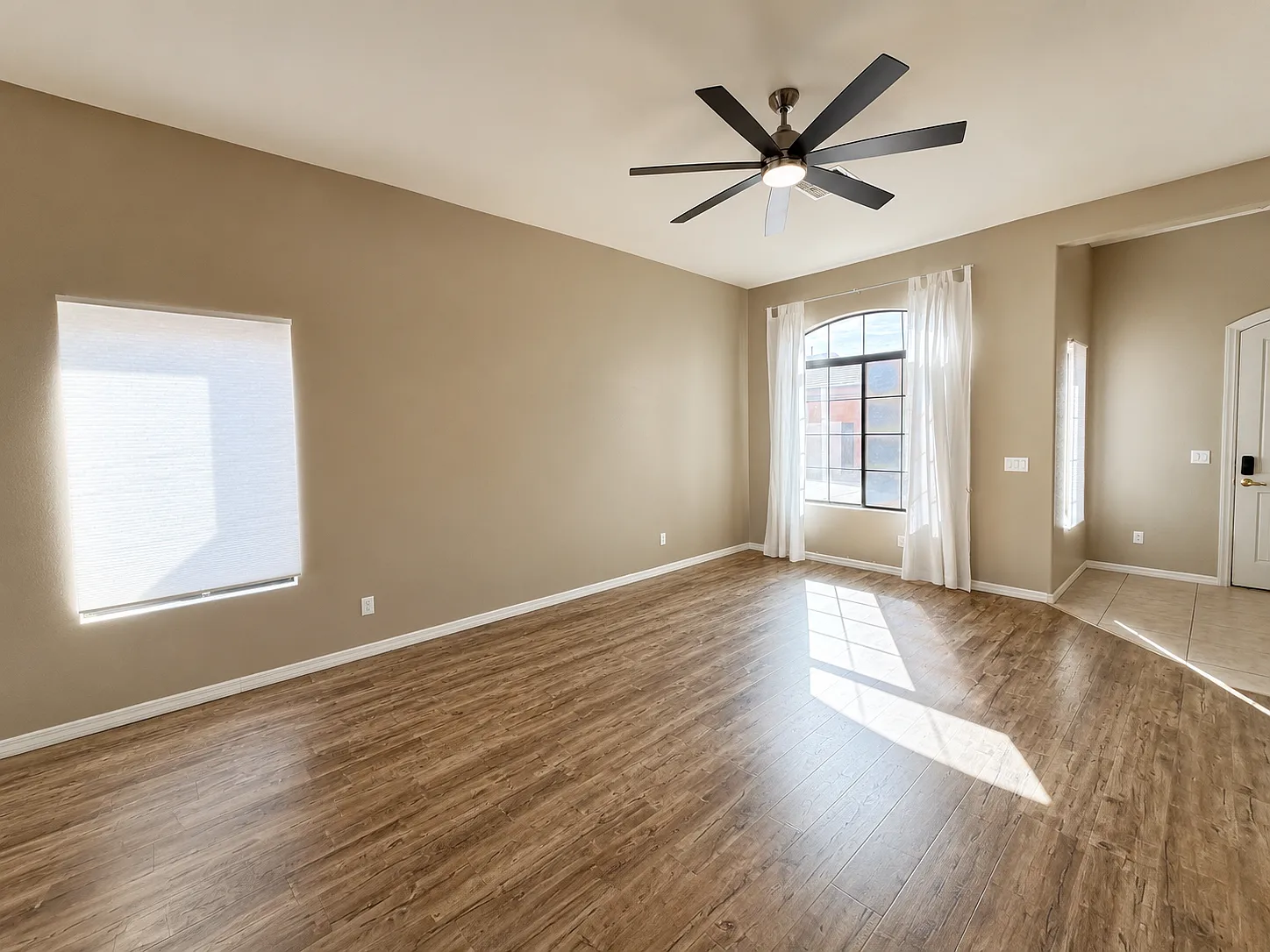 4 bed, 1841 sqft, $2,595 — Photo 3