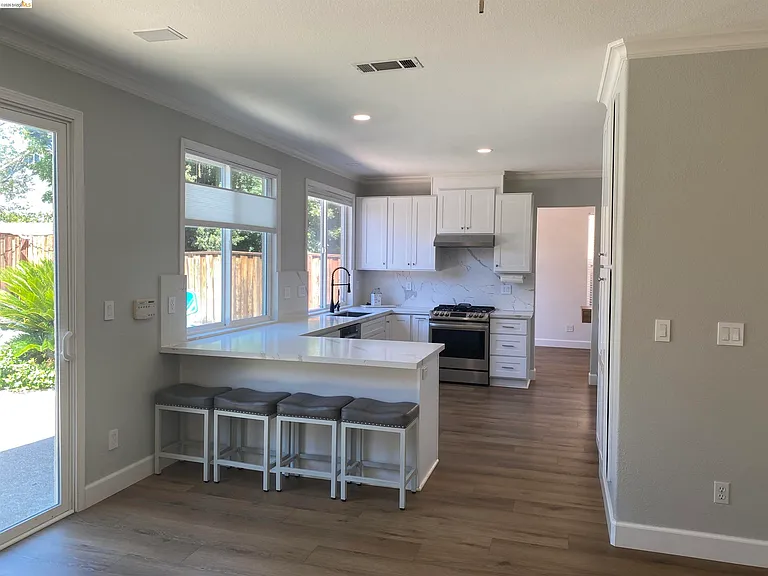 1417 Solana Dr — Photo 8