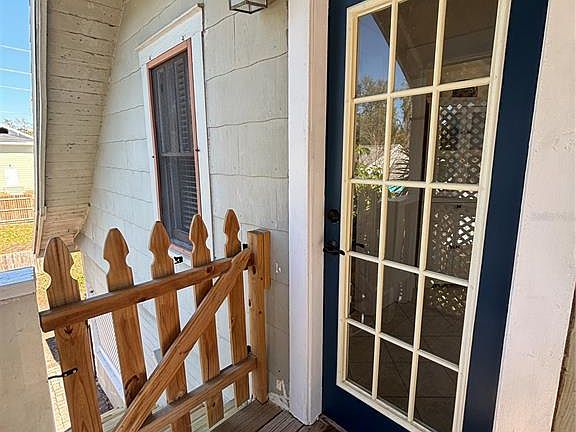 2nd image of 810 22nd Ave N #2