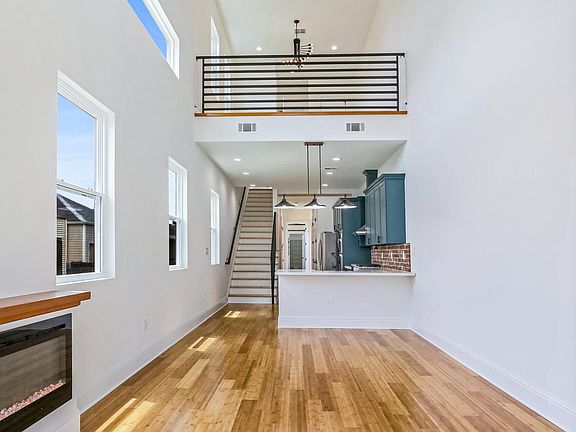 3rd image of 4120 Clara St