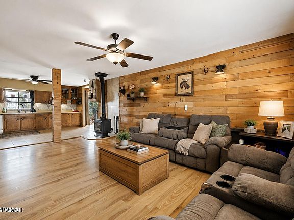3rd image of 3834 Serra Way