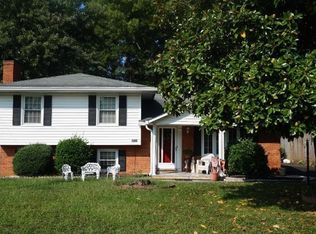 4524 Girard Dr, Roanoke, VA 24018