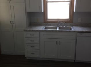 350 W 9th St, Winona, MN 55987