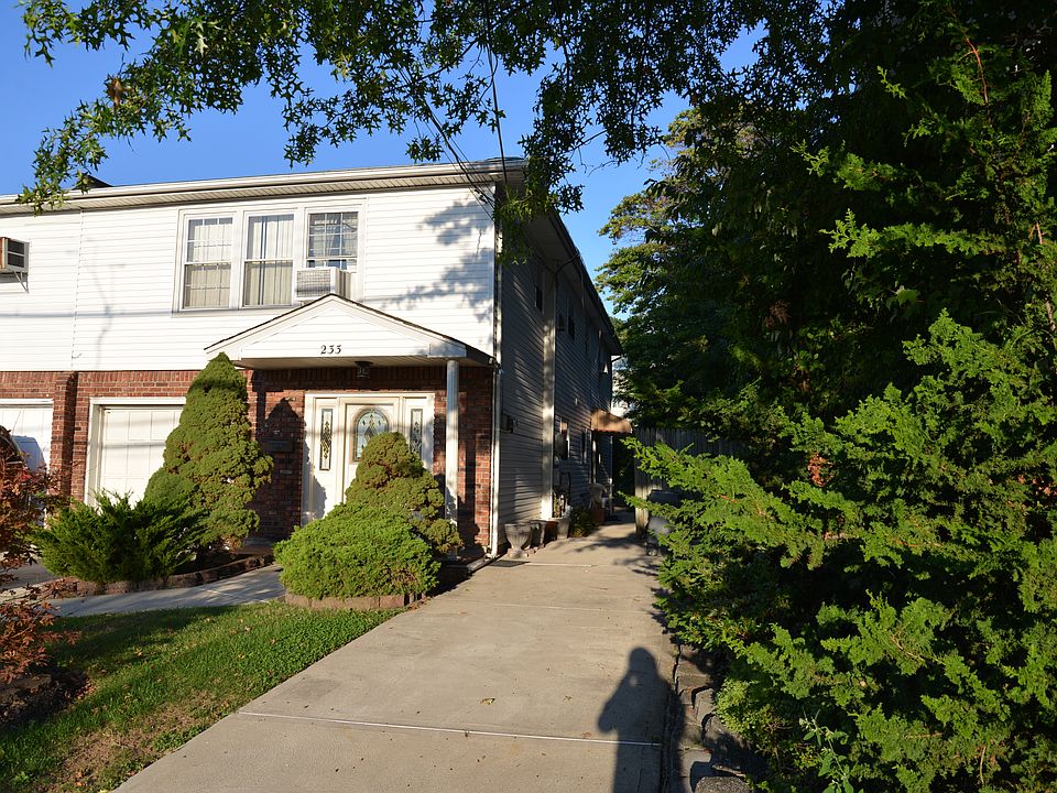 1st image of 233 Bradley Ave