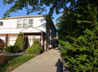 233 Bradley Ave, Staten Island, NY 10314