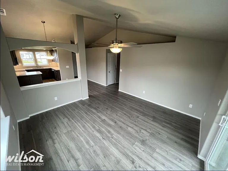 6114 Crown Crest Ave — Photo 4