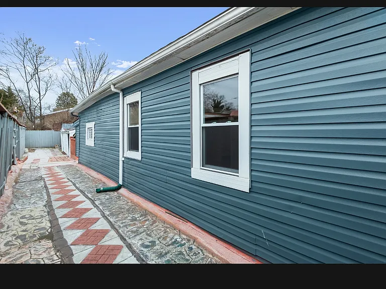 805 Eastern Ave — Photo 56