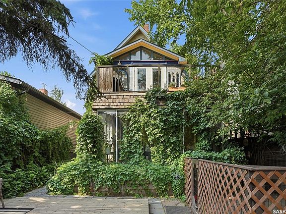2nd image of 518 10th STREET E