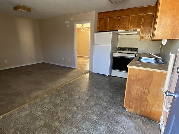 2nd image of 41 Meadow Green Dr APT T10