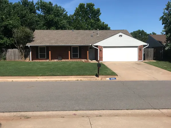 208 N Grand Fork Dr, Edmond, OK 73003