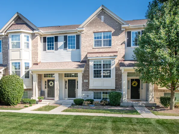 2875 Henley Ln, Naperville, IL 60540