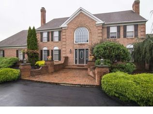 45 Hidden Cove Dr, Churchville, PA 18966