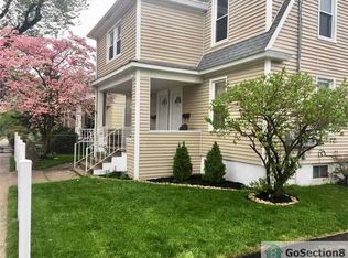 30 Higgins Ave, Bridgeport, CT 06606