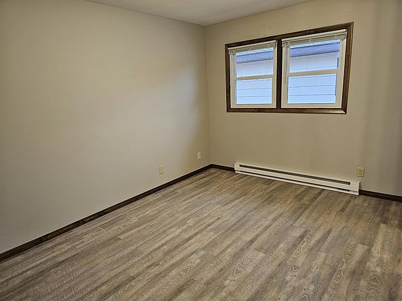 4th image of 939 Barland St