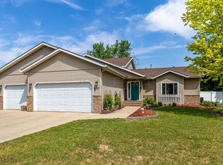 4037 S Rivershore Dr, Moorhead, MN 56560