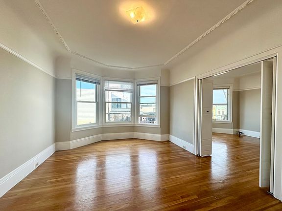 5th image of 900 Bay St APT 3