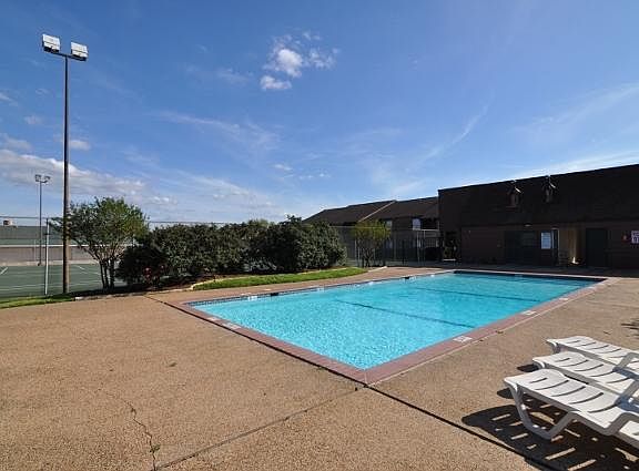 2nd image of 904 University Oaks Blvd APT 031