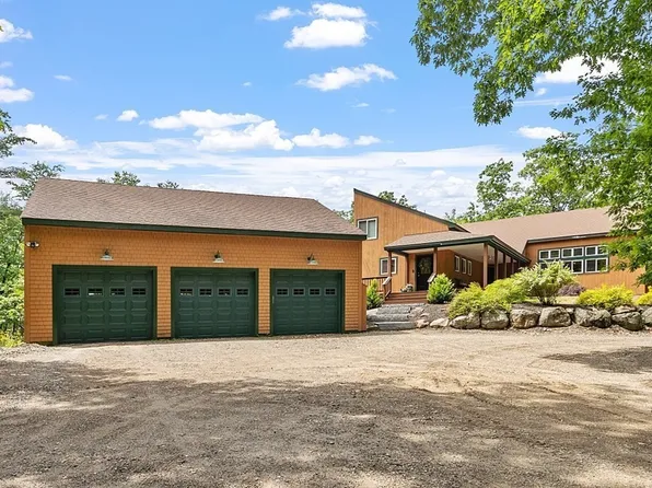 27 Hog Hill Rd, Pepperell, MA 01463