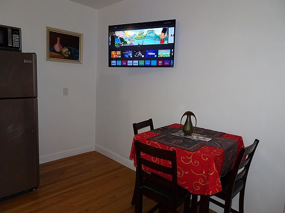 4th image of 158 Harrison Ave #1