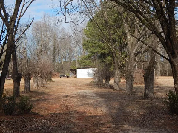 200 Pleasant Dr #25, Martin, GA 30557