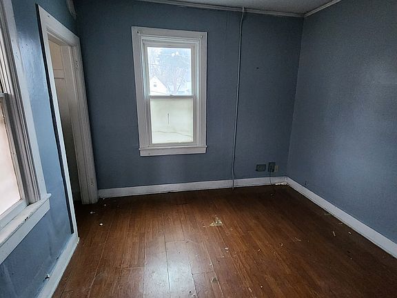 2nd image of 748 Englewood Ave APT 1