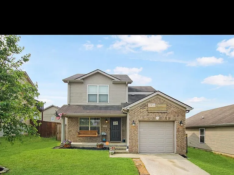 102 Cornwallis Dr — Photo 1