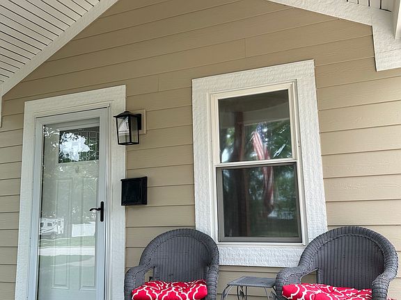 2nd image of 624 S Cherry St