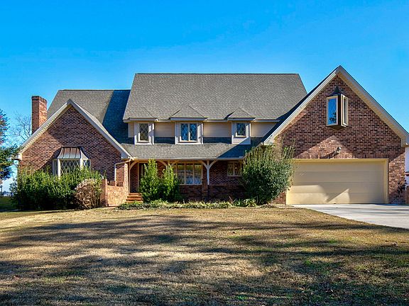 2nd image of 443 Santee Dr