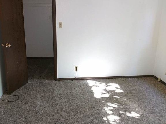 5th image of 524 Hickory St