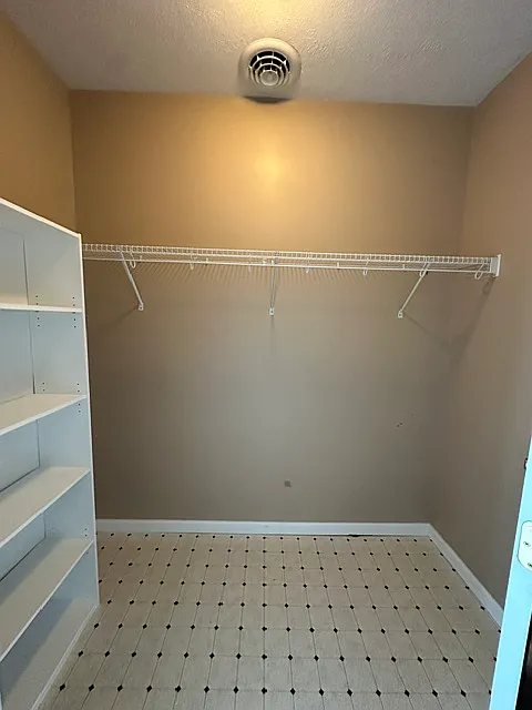 2 bed, $1,300 — Photo 3