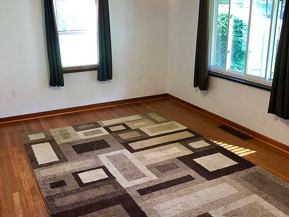 2nd image of 2131 Miller Ave