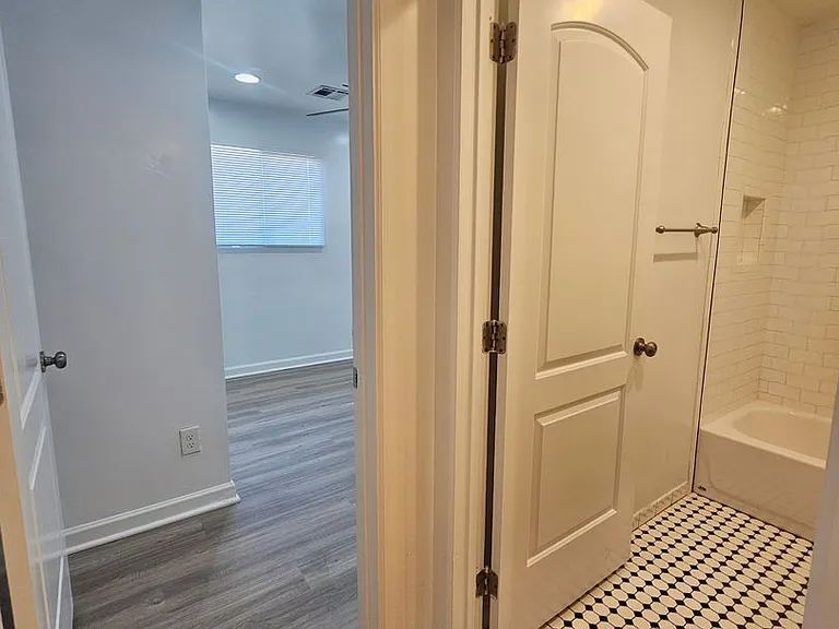 22nd Street Apartments 3015 — Photo 16