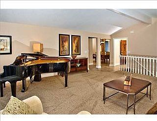 3rd image of 4456 Toyon Dr